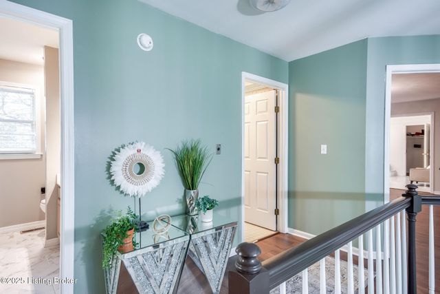 10418 Glenmary Farm Dr, Louisville, KY 40291