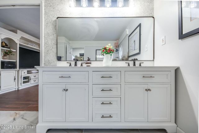 10418 Glenmary Farm Dr, Louisville, KY 40291