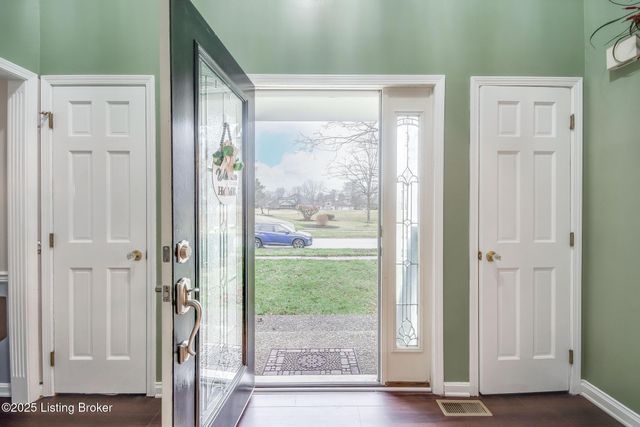 10418 Glenmary Farm Dr, Louisville, KY 40291