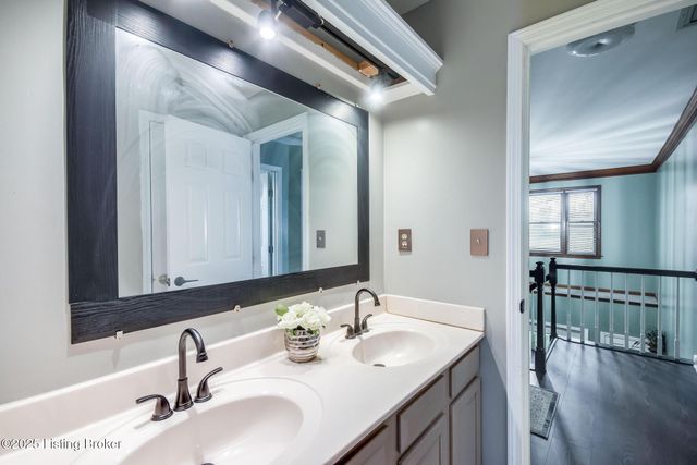 10418 Glenmary Farm Dr, Louisville, KY 40291