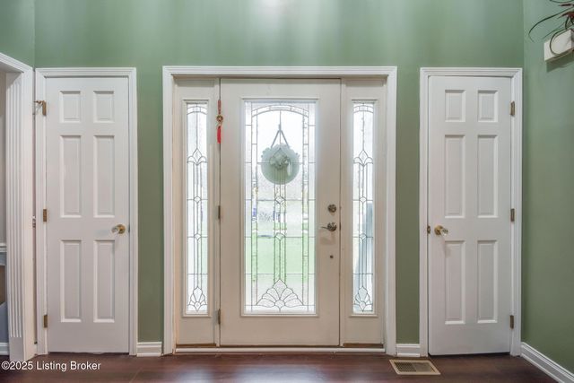 10418 Glenmary Farm Dr, Louisville, KY 40291