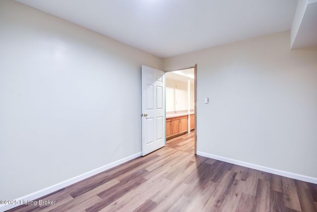 10418 Glenmary Farm Dr, Louisville, KY 40291