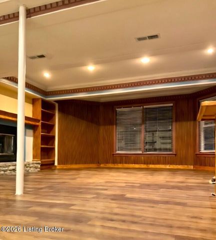 10418 Glenmary Farm Dr, Louisville, KY 40291