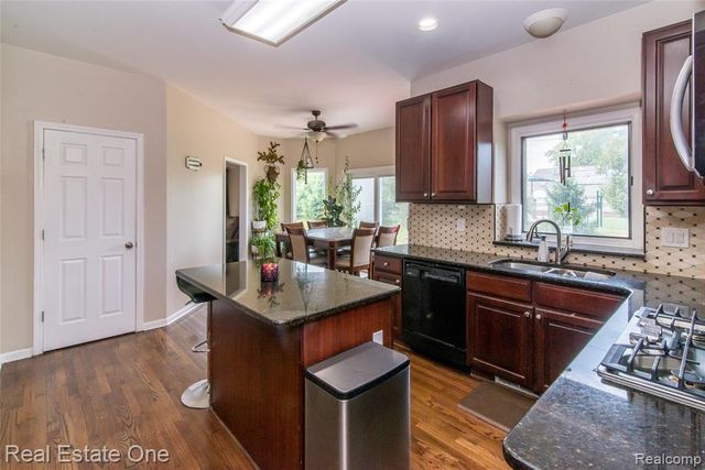 374 Robert Court, Canton, MI 48188