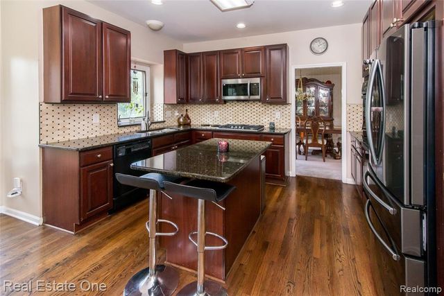 374 Robert Court, Canton, MI 48188