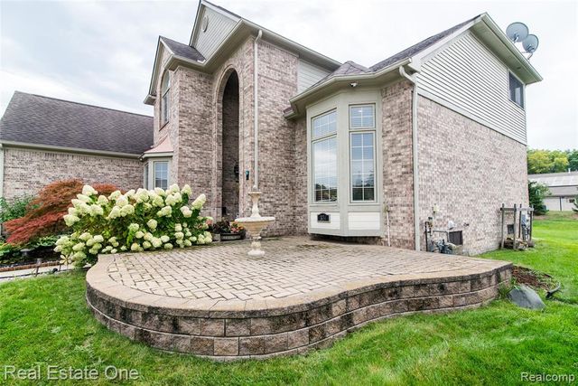 374 Robert Court, Canton, MI 48188