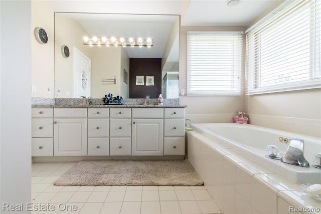 374 Robert Court, Canton, MI 48188