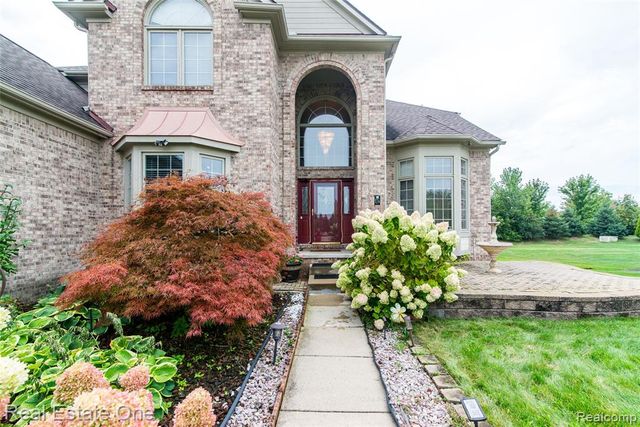 374 Robert Court, Canton, MI 48188