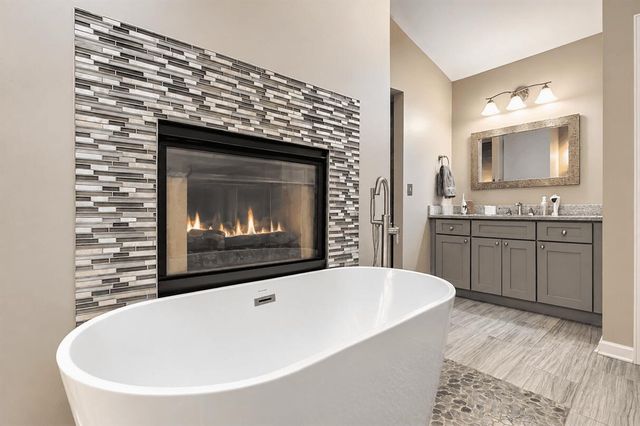56360 Kirkridge Trail, Shelby Twp, MI 48316