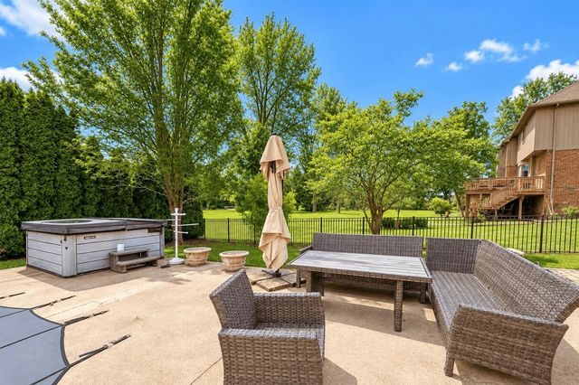 56360 Kirkridge Trail, Shelby Twp, MI 48316