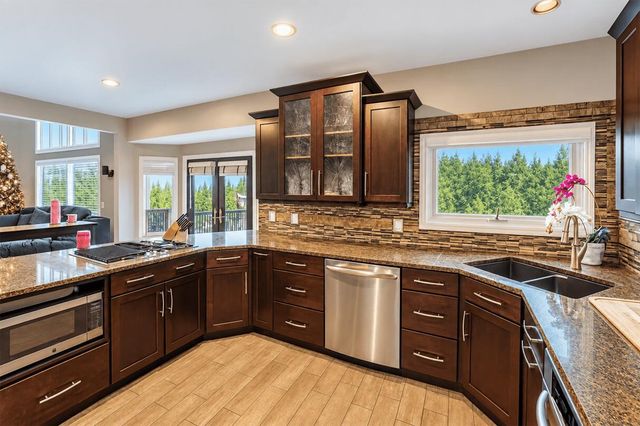 56360 Kirkridge Trail, Shelby Twp, MI 48316