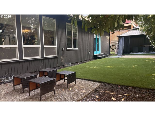 6650 Sw CANBY St, Portland, OR 97223