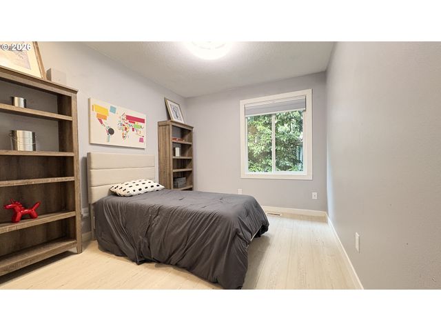 6650 Sw CANBY St, Portland, OR 97223