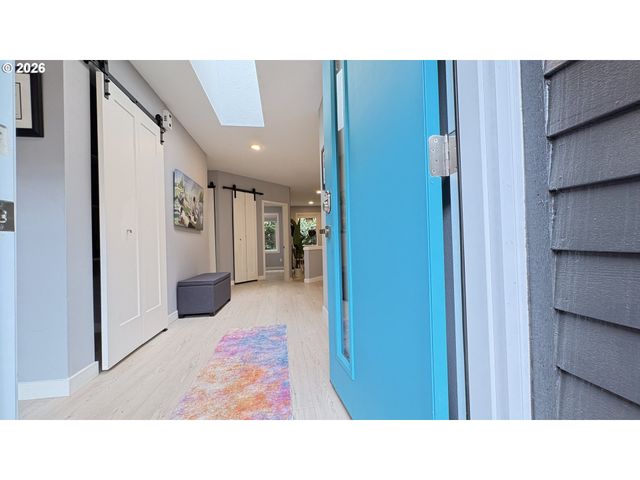 6650 Sw CANBY St, Portland, OR 97223