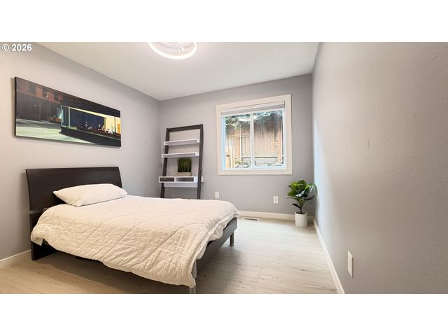 6650 Sw CANBY St, Portland, OR 97223