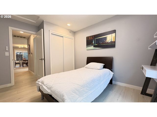 6650 Sw CANBY St, Portland, OR 97223