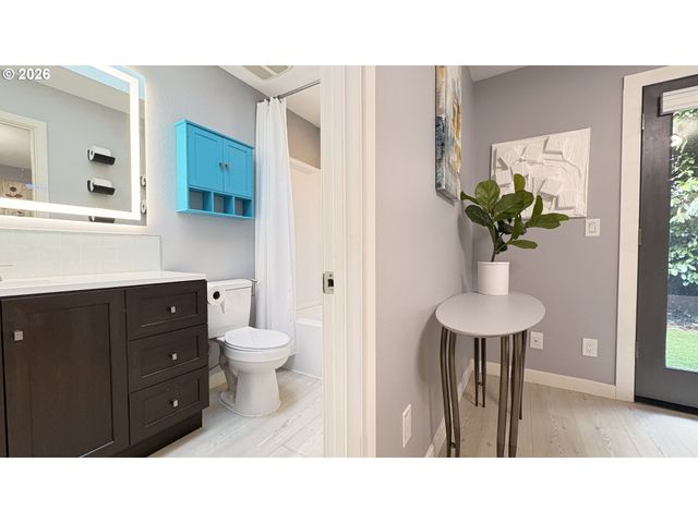 6650 Sw CANBY St, Portland, OR 97223