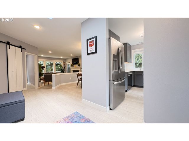 6650 Sw CANBY St, Portland, OR 97223