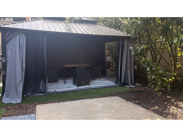 6650 Sw CANBY St, Portland, OR 97223