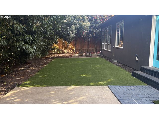 6650 Sw CANBY St, Portland, OR 97223