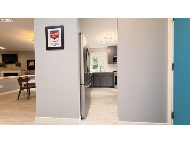 6650 Sw CANBY St, Portland, OR 97223