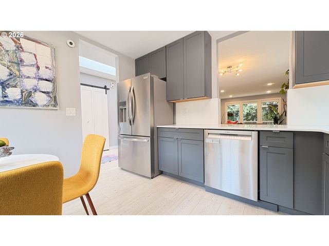 6650 Sw CANBY St, Portland, OR 97223