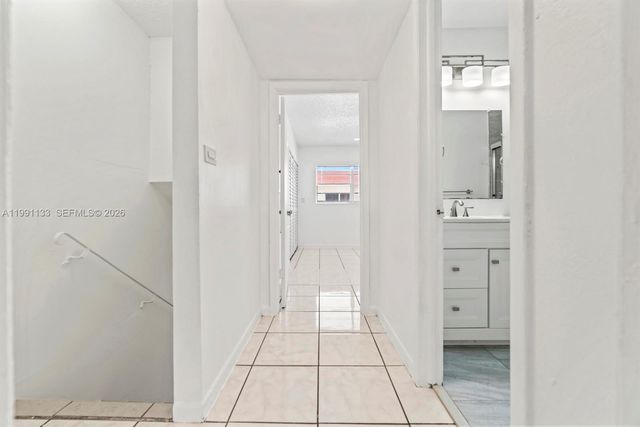 1560 NE 151st St 103, North Miami Beach, FL 33162