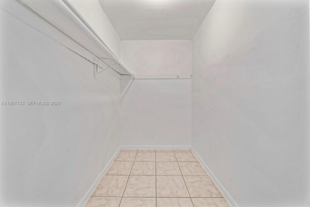 1560 NE 151st St 103, North Miami Beach, FL 33162