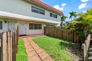 1560 NE 151st St 103, North Miami Beach, FL 33162