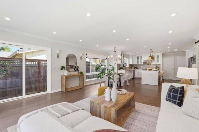 165 Carlow Court, Sunnyvale, CA 94087