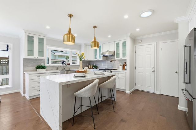 165 Carlow Court, Sunnyvale, CA 94087