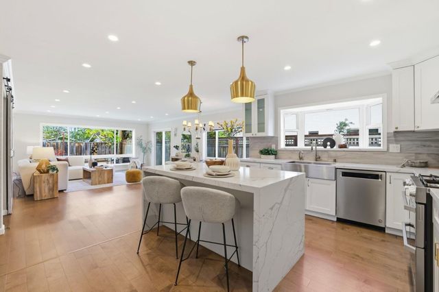 165 Carlow Court, Sunnyvale, CA 94087