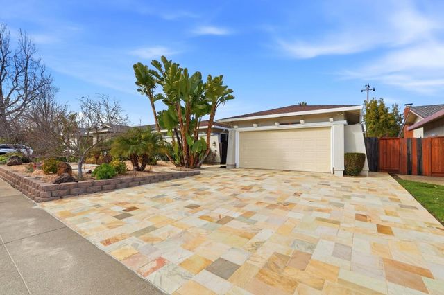 165 Carlow Court, Sunnyvale, CA 94087