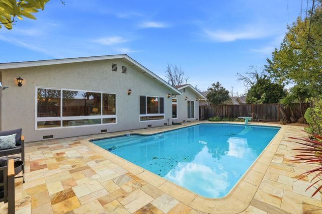165 Carlow Court, Sunnyvale, CA 94087