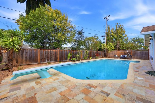 165 Carlow Court, Sunnyvale, CA 94087