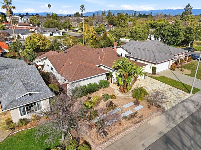 165 Carlow Court, Sunnyvale, CA 94087