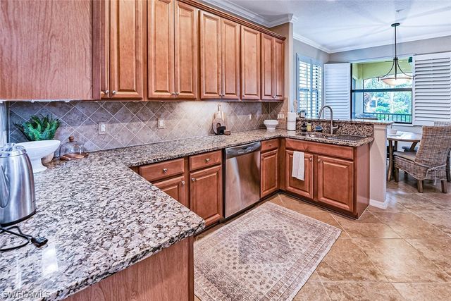 9107 Napoli CT 201, Naples, FL 34113