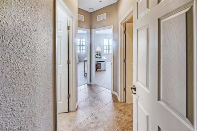 9107 Napoli CT 201, Naples, FL 34113