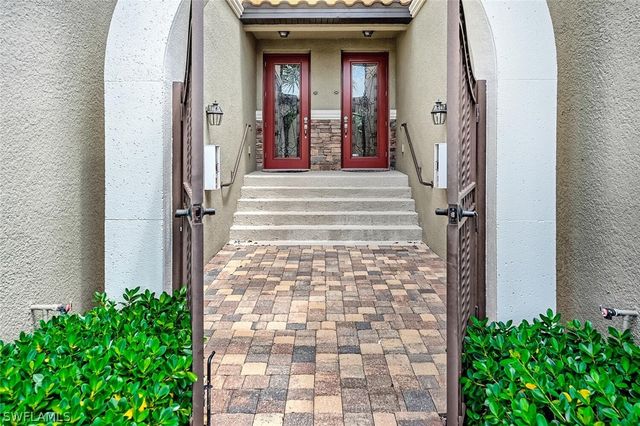 9107 Napoli CT 201, Naples, FL 34113