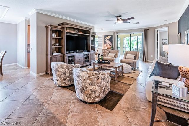 9107 Napoli CT 201, Naples, FL 34113