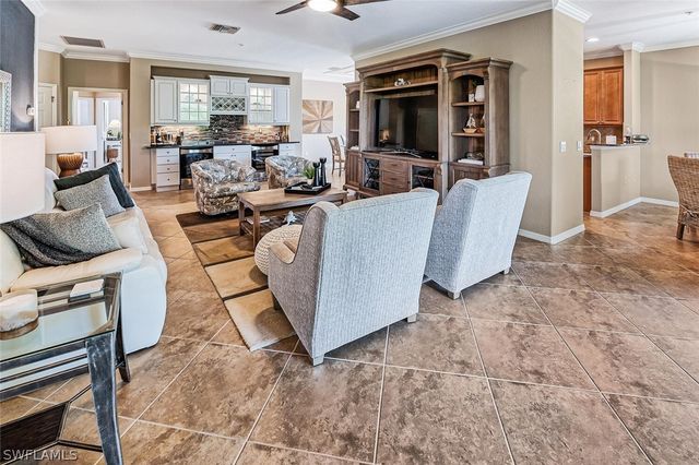 9107 Napoli CT 201, Naples, FL 34113