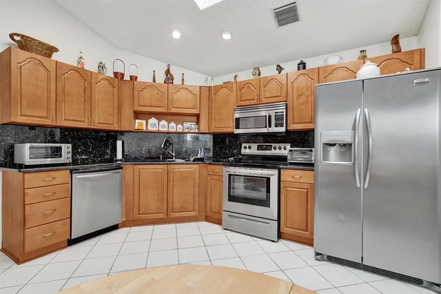 6115 Bay Isles Drive, Boynton Beach, FL 33437