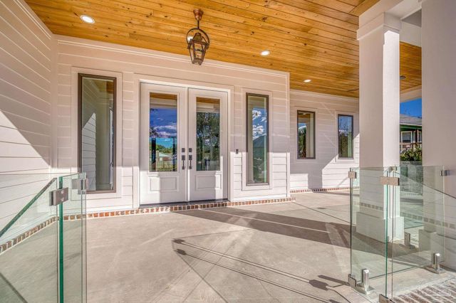 3202 Bay St, Gulf Breeze, FL 32563