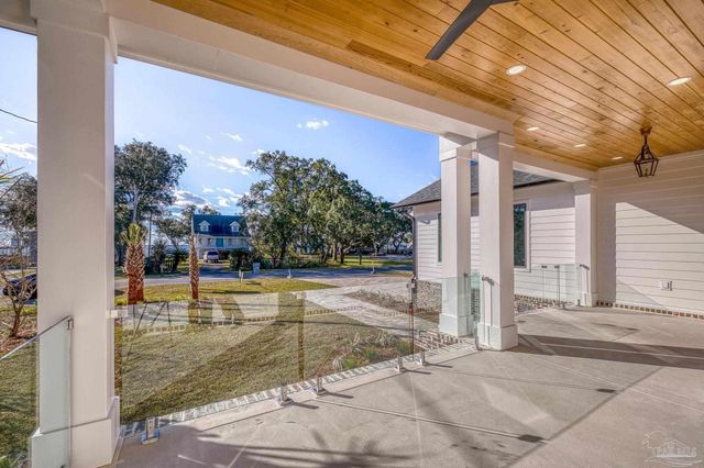 3202 Bay St, Gulf Breeze, FL 32563