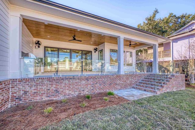 3202 Bay St, Gulf Breeze, FL 32563