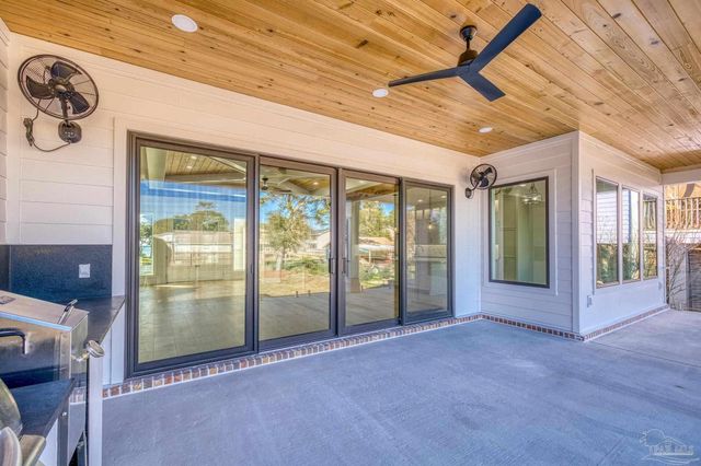 3202 Bay St, Gulf Breeze, FL 32563