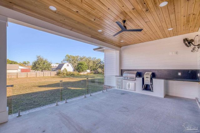 3202 Bay St, Gulf Breeze, FL 32563