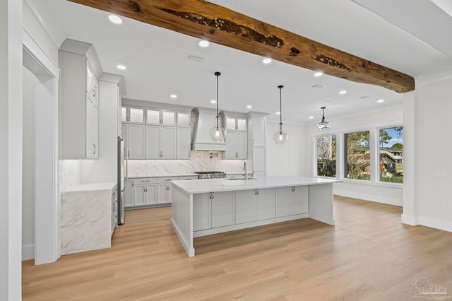 3202 Bay St, Gulf Breeze, FL 32563