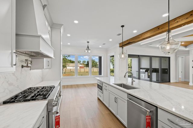 3202 Bay St, Gulf Breeze, FL 32563