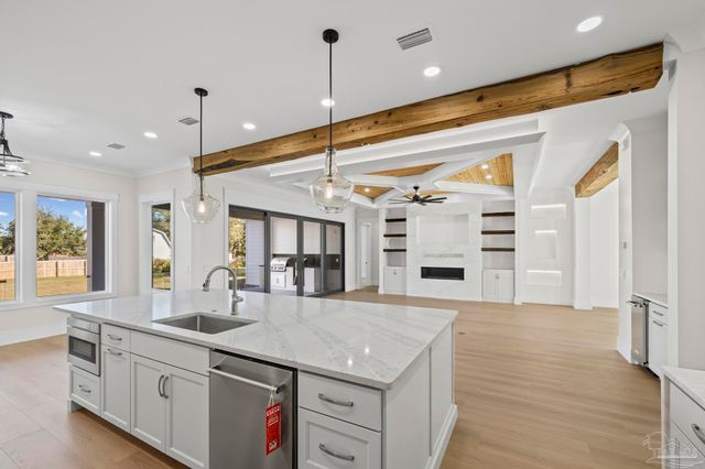 3202 Bay St, Gulf Breeze, FL 32563